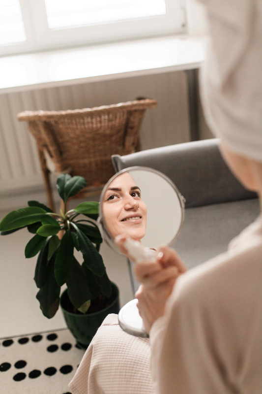 5 Benefits of Using a Face Mist in Your Skincare